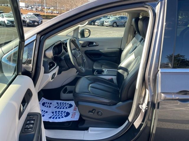 2023 Chrysler Pacifica Touring L - Photo 16