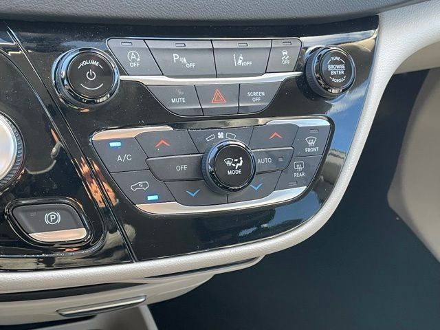 2023 Chrysler Pacifica Touring L - Photo 22