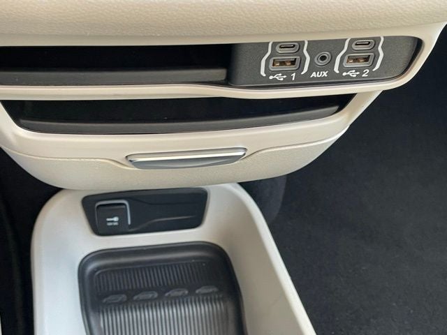 2023 Chrysler Pacifica Touring L - Photo 24