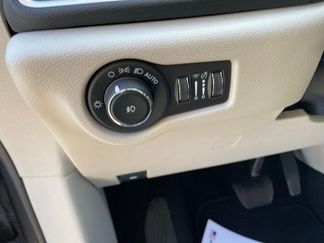 2023 Chrysler Pacifica Touring L - Photo 26