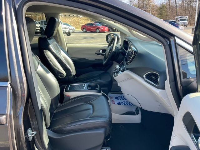 2023 Chrysler Pacifica Touring L - Photo 28