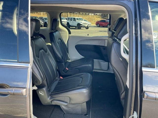 2023 Chrysler Pacifica Touring L - Photo 30
