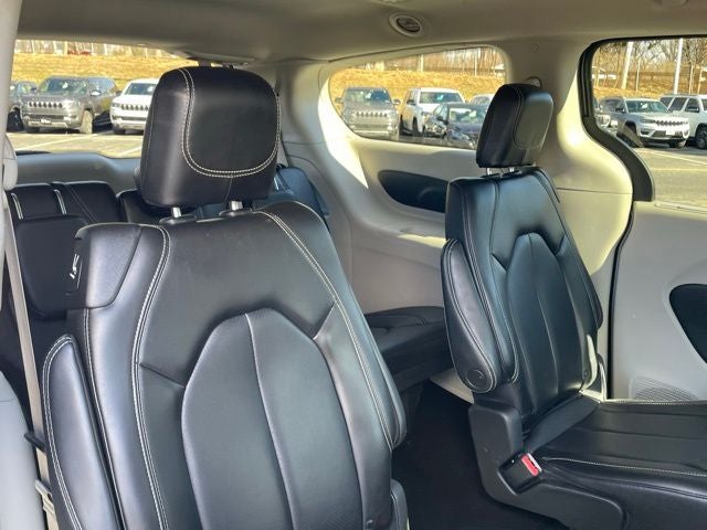 2023 Chrysler Pacifica Touring L - Photo 31