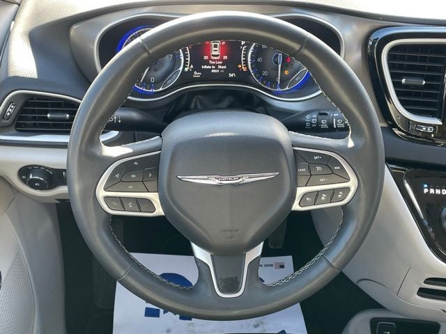 2023 Chrysler Pacifica Touring L - Photo 37