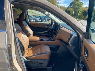 2023 Nissan Pathfinder Platinum