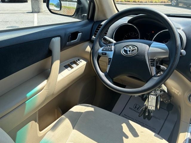 2012 Toyota Highlander Base