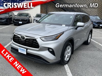 2023 Toyota Highlander LE 8 Passenger