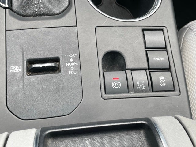 2023 Toyota Highlander LE 8 Passenger