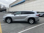 2023 Toyota Highlander LE 8 Passenger