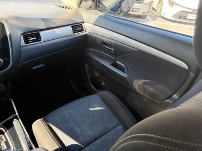 2017 Mitsubishi Outlander ES