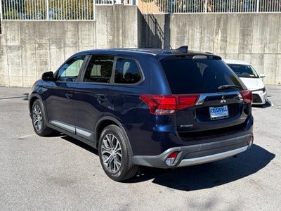 2017 Mitsubishi Outlander ES
