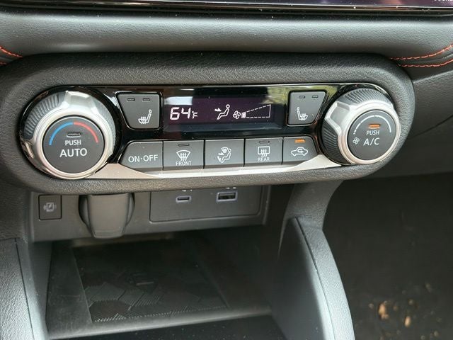 2025 Nissan Versa SR