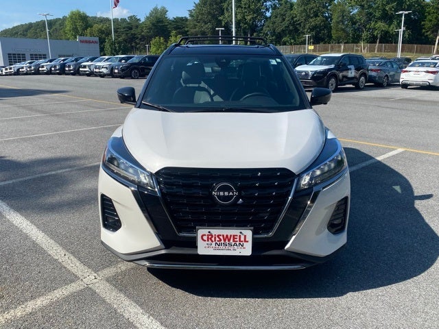 2022 Nissan Kicks SR