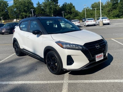 2022 Nissan Kicks SR