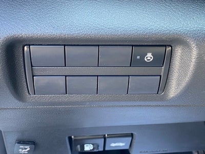 2022 Nissan Kicks SR