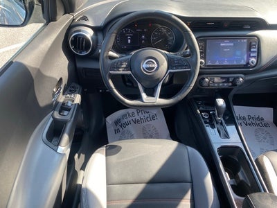 2022 Nissan Kicks SR
