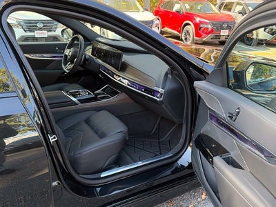 2025 BMW 760i xDrive