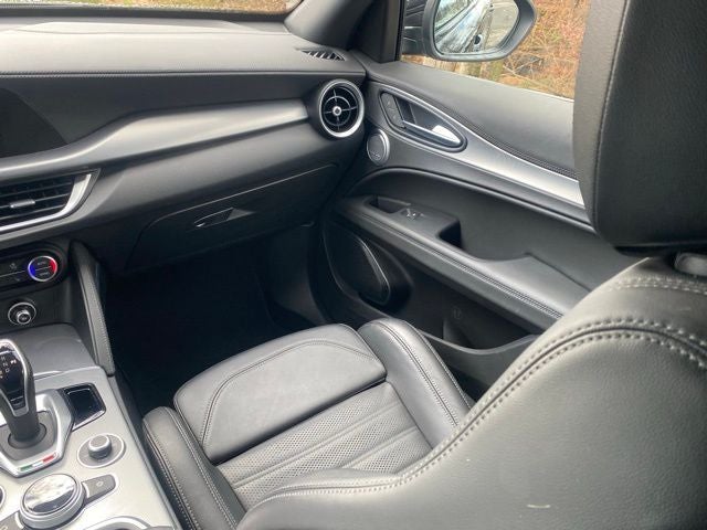 2023 Alfa Romeo Stelvio Veloce AWD